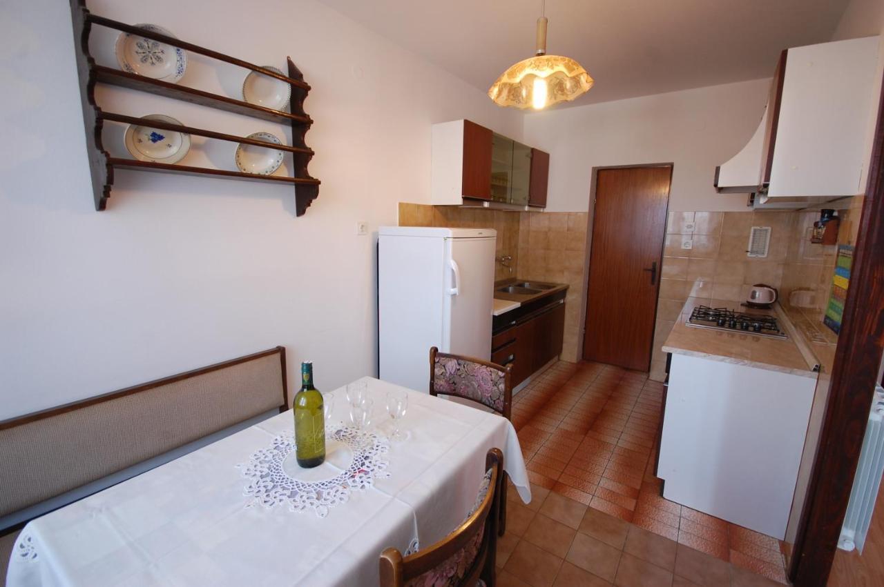 Toni By El-pi Tours Apartma Njivice