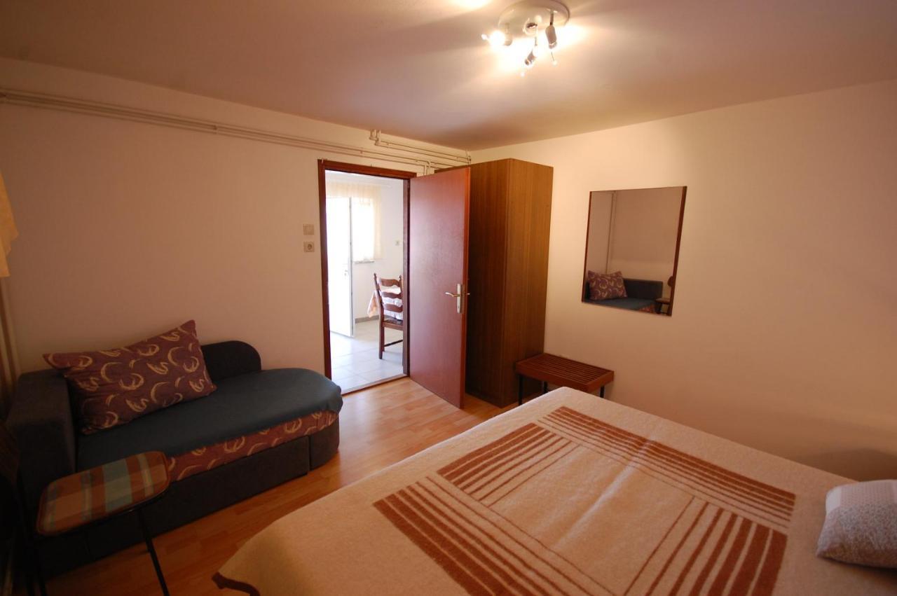 Toni By El-pi Tours Apartma