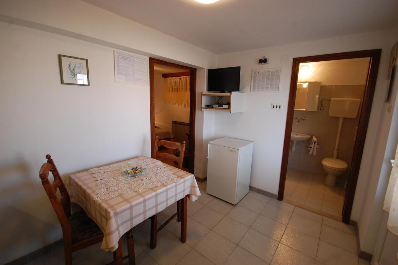 Toni By El-pi Tours Apartma *