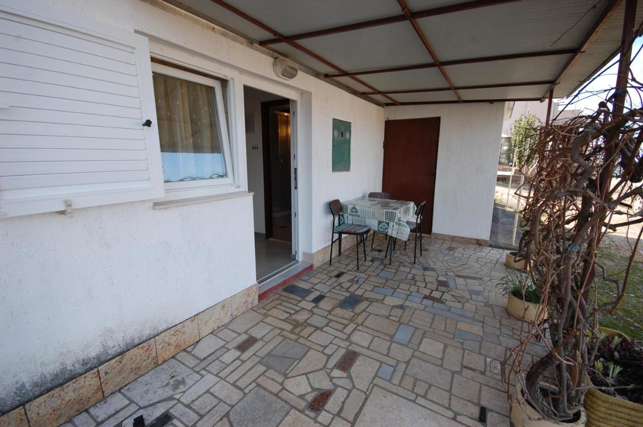 Toni By El-pi Tours Apartma Njivice