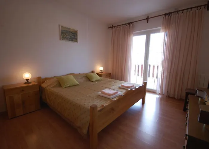 Apartments Toni By El-Pi Tours