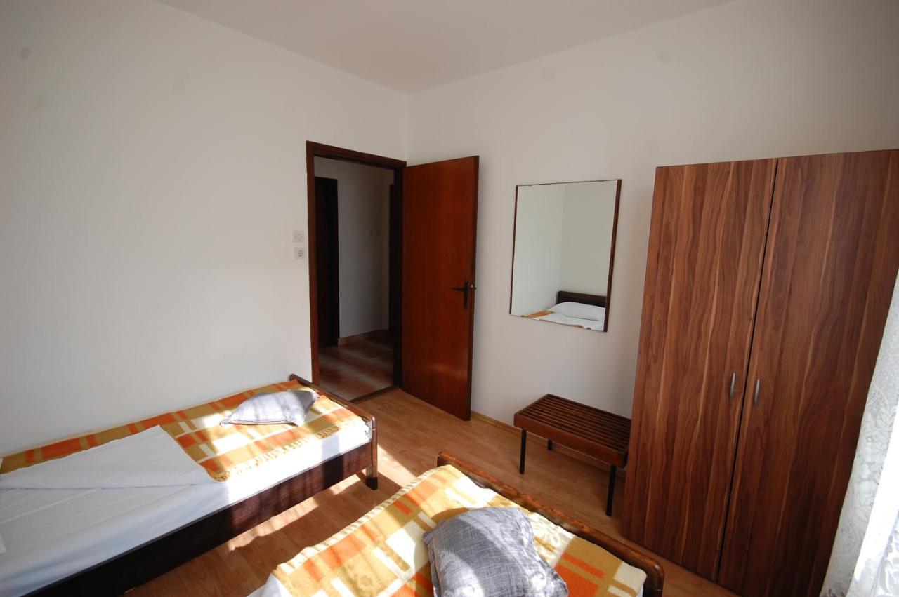 Apartment Toni By El-pi Tours